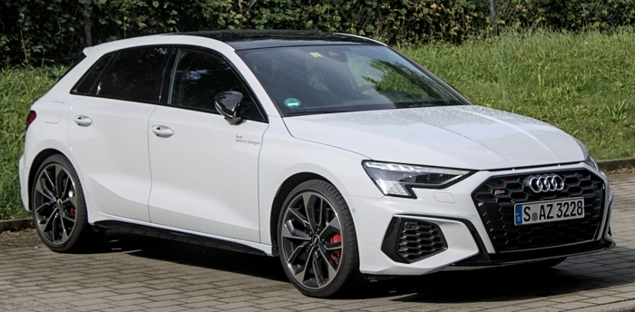 Audi S3 na cor branca. Falando sobre o seguro audi s3.