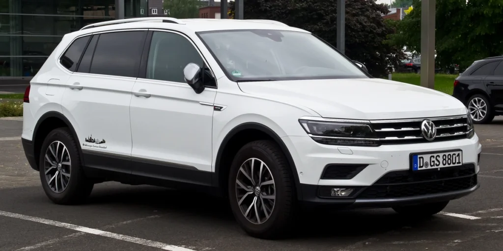 VW Tiguan Allspace na cor branca. Falando sobre o seguro tiguan allspace.