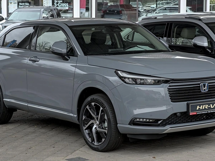 Honda HR-V na cor cinza. Falando sobre o seguro hr-v.