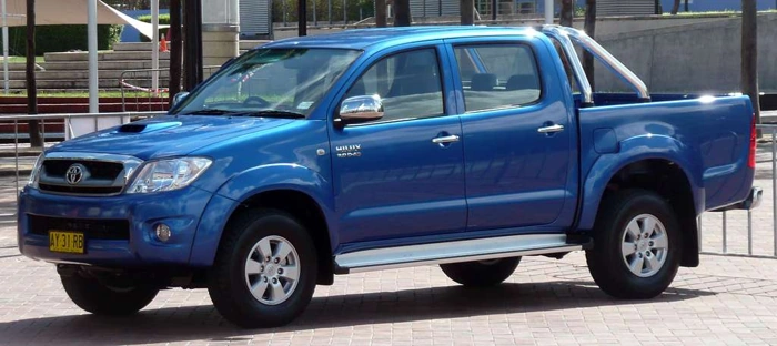 Toyota Hilux na cor azul. Falando sobre o seguro hilux.
