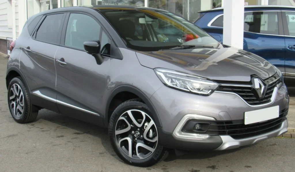 Renault Captur na cor cinza escuro. Falando sobre seguro captur.