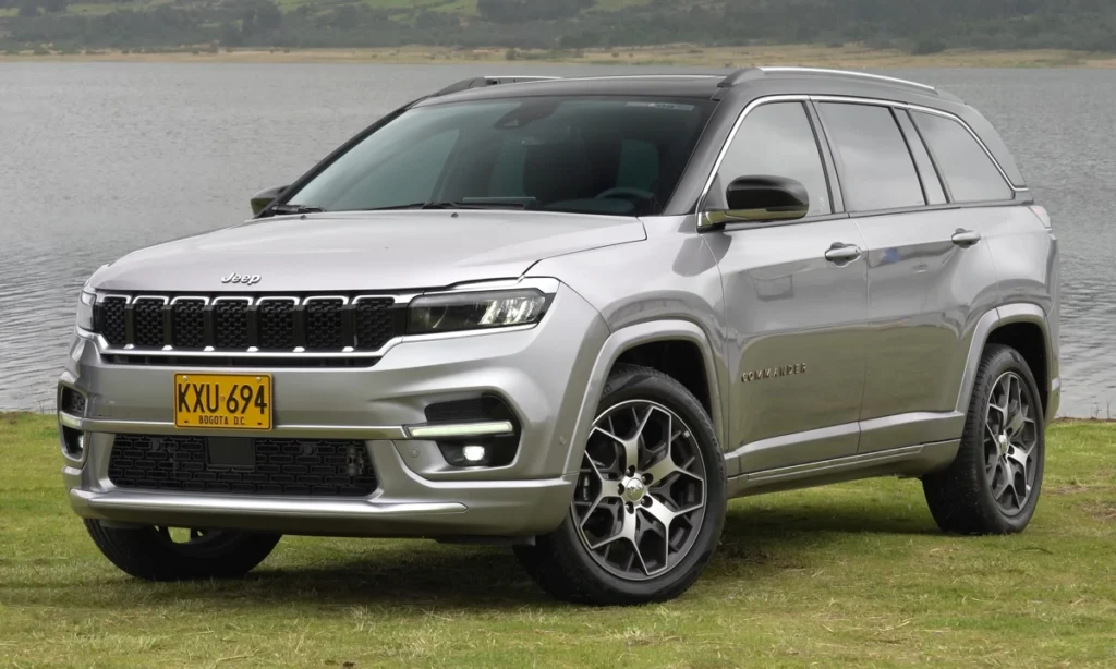 Jeep Commander na cor champagne. Falando sobre o seguro jeep commander.