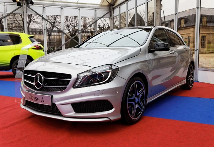 Mercedes-Benz Classe A na cor prata. Falando sobre o valor do seguro da mercedes classe a.
