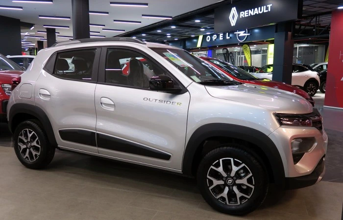 Renault Kwid na cor prata. Falando sobre o seguro kwid.