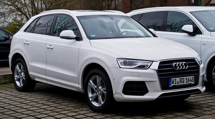 Audi Q3 branco. Falando sobre os 10 melhores carros de luxo para comprar no brasil.