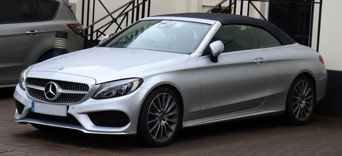 BMW C250 na cor branca. Fazendo o comparativo bmw 328i vs mercedes c250.