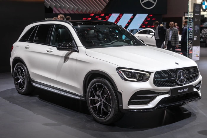 Mercedes GLA 200. Falando sobre os carros de luxo mais roubados do Brasil.