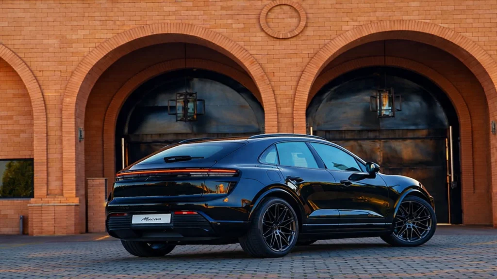 SUV de luxo representando como funciona a aprovação de seguros premium para veículos premium