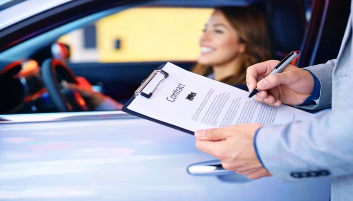 Quanto um erro no seguro auto pode custar ao assinar contrato sem revisar cobertura