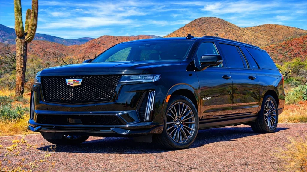 SUV Cadillac de luxo representando sinistro de carros de alto valor