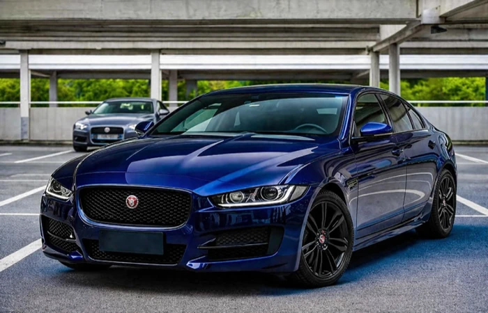 carros mais caros de segurar no Brasil em 2026 com sedan Jaguar de luxo