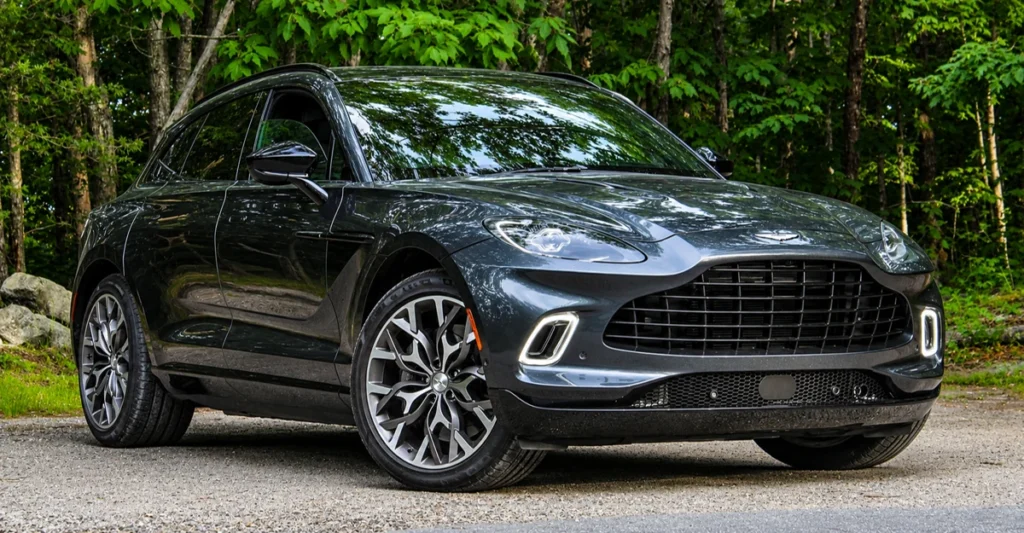 Seguro auto de carro caro SUV Aston Martin premium