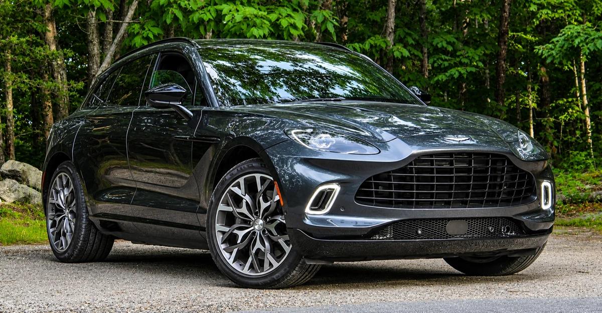 Seguro auto de carro caro SUV Aston Martin premium